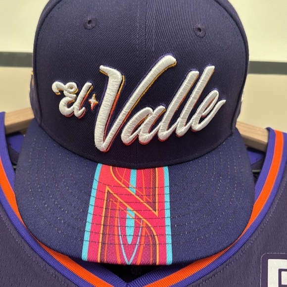 Phoenix Suns Jersey and Hat - Picture 9 of 14